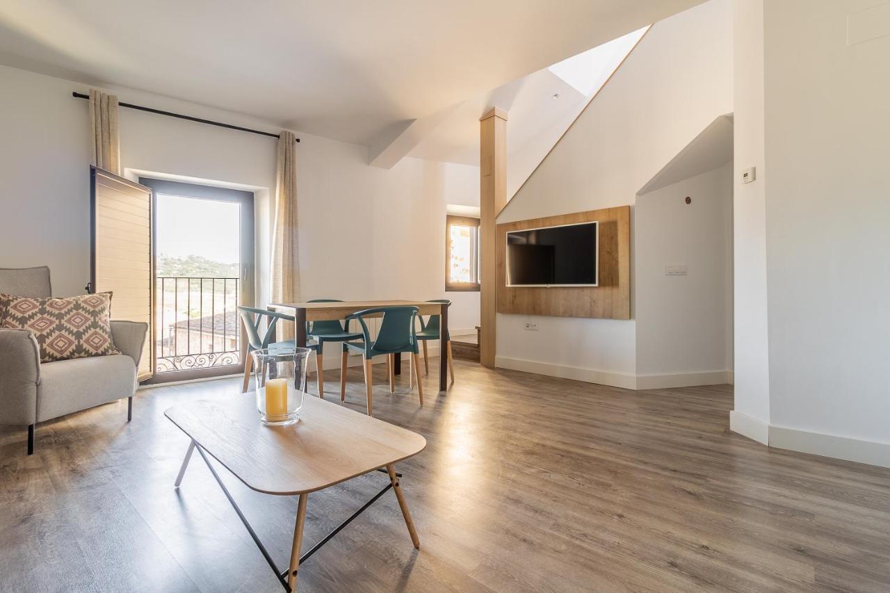 Apartamentos El Patio Plaza Santa Clara Caces المظهر الخارجي الصورة